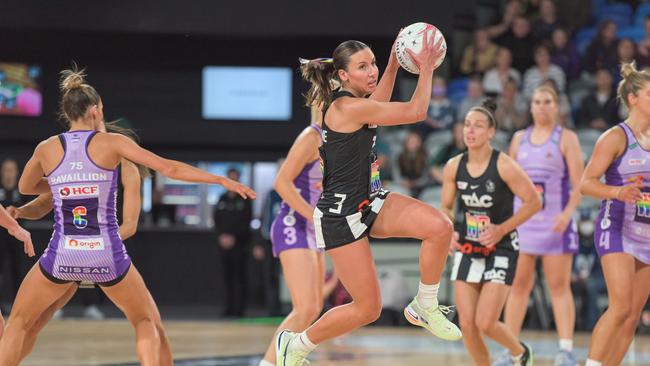 Kelsey Browne of the Collingwood Magpies catches a pass during the round nine Super Netball match between Collingwood Magpies and Queensland Firebirds at MyState Bank Arena, on May 15, 2022, in Hobart, Australia. (Photo by Simon Sturzaker/Getty Images)