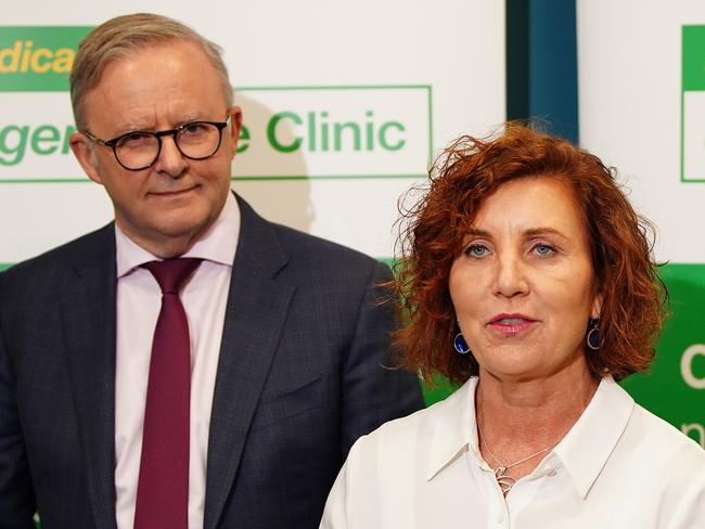 MELBOURNE AUSTRALIA - NewsWire Photos JANUARY 18, 2024: Prime Minister, Anthony Albanese Frankston and Labor candidate for Dunkley Jodie Belyea giving a press conference at the Urgent Care Clinic in Frankston.Picture: NCA NewsWire / Luis Enrique Ascui