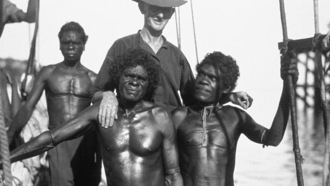 Dhakiyarr Wirrpanda (centre left) and other Yolngu men with reverend Alf Dyer as they arrive in Darwin in 1934 where Dhakiyarr ended up on death row. Used with permission.