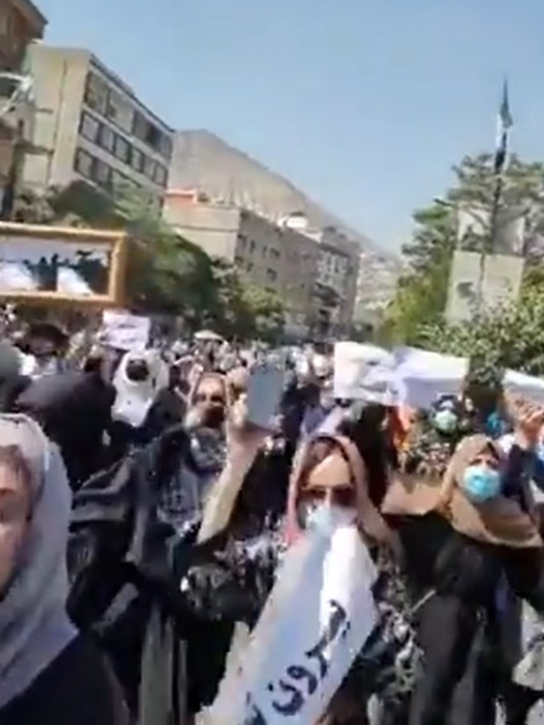 Crackdown as women protest against the Taliban