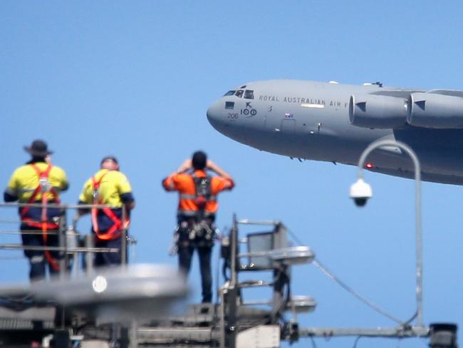 The RAAF C-17 Globemaster flying over Brisbane in preparation for its River Festival display this Saturday. , Thursday 23rd September 2021 - Photo Steve Pohlner