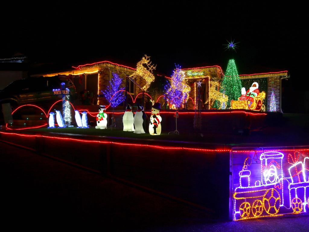 Christmas Light displays on the Gold Coast - Forest Oak Drive, Upper Coomera Photo: David Clark