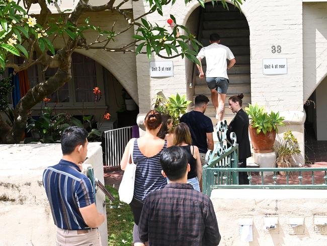 SYDNEY, AUSTRALIA - NewsWire Photos December 10, 2022: Hopeful Sydney-siders checking out the Sydney rental market in the Eastern Suburbs. Picture: NCA NewsWire / Jeremy Piper