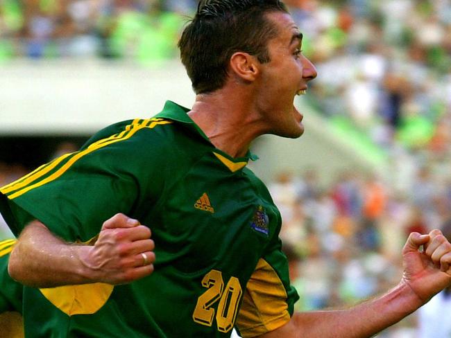 Aust player Clayton Zane celebrating winning victory.Soccer - Australia vs France Confederations Cup match in Japan 01 Jun 2001./Soccer/International/matches