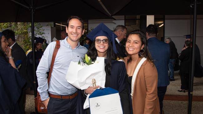 05-10-2023 Deakin Graduation Masters of Architecture. Cesar Can Aria, Juliana Tello and Lily Benavides