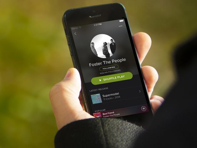 Apple now boasts just over half the number of subscribers to that of Spotify.