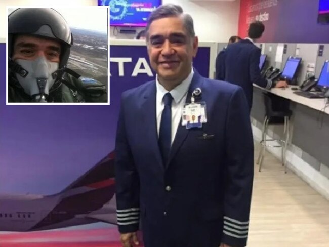 Pilot collapses and dies in toilet