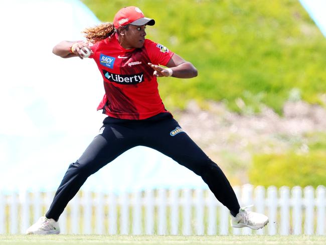 ADELAIDE, AUSTRALIA - OCTOBER 21:  Hayley Matthews of the Melbourne Renegades throws the ball to dismiss  Amelia Kerr of the Brisbane Heat. Run out for 27 runs  during the Women's Big Bash League match between the Melbourne Renegades and the Brisbane Heat at Karen Rolton Oval, on October 21, 2022, in Adelaide, Australia. (Photo by Sarah Reed/Getty Images)