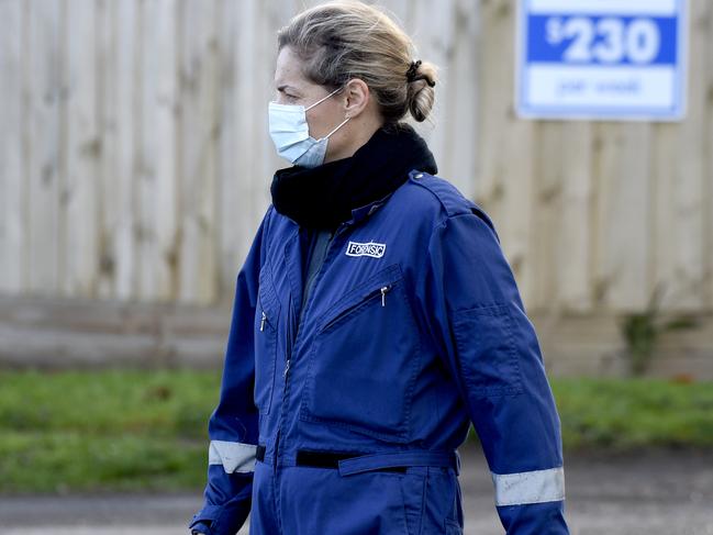 Police investigate an overnight murder at the Shawlands Caravan Park at Dandenong South. Picture: Andrew Henshaw