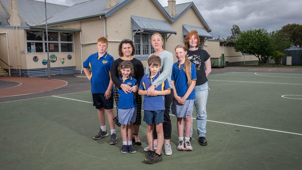 2023 Winchelsea primary school council members Shae Callahan and Megan Morris with students Tommy Humphries, Grace Morris with Patrick, Hannah and Elizabeth Humphries. Picture: Brad Fleet