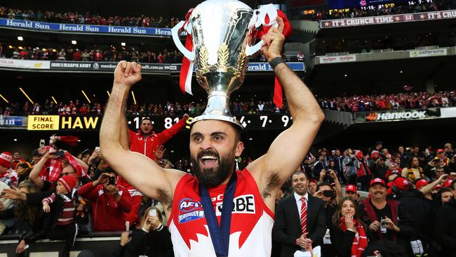 Shaw celebrates Sydney’s 2012 premiership.