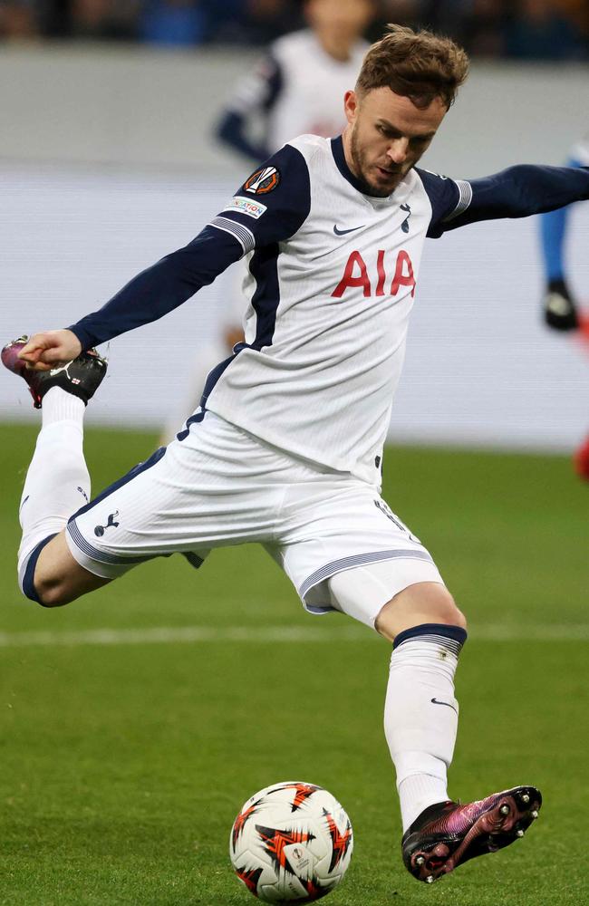 Skipper Leads Spurs to Vital Win; United Seals Dramatic Late Victory