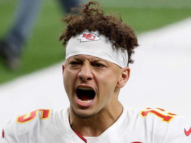 NEW ORLEANS, LOUISIANA - DECEMBER 20: Patrick Mahomes #15 of the Kansas City Chiefs screams before the game against the New Orleans Saints at Mercedes-Benz Superdome on December 20, 2020 in New Orleans, Louisiana.   Chris Graythen/Getty Images/AFP == FOR NEWSPAPERS, INTERNET, TELCOS & TELEVISION USE ONLY ==