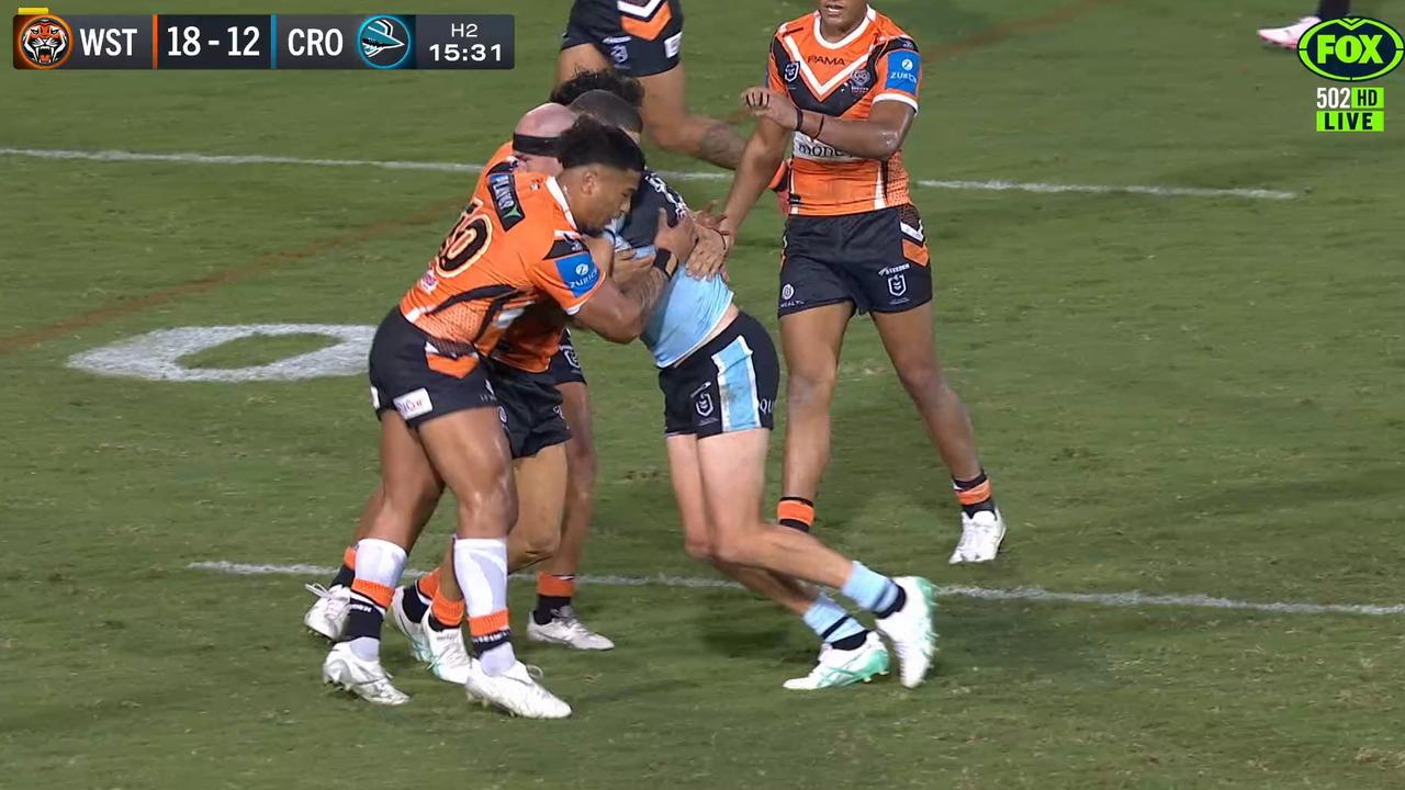 Fonua Pole (left) was sin binned for this minor contact on Tom Hazelton (headband). Photo: Fox Sports.