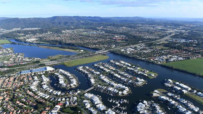 The fast growing northern Gold Coast suburbs around the Coomera River would benefit from an M2. (AAP Image/Dave Hunt)