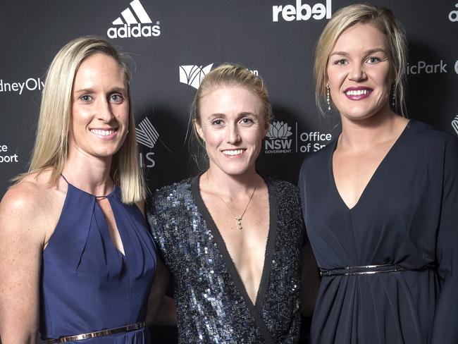 Alana Boyd with London-bound Sally Pearson and Dani Stevens.