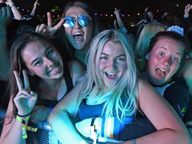 You can party at Schoolies – as long as you wear a mask