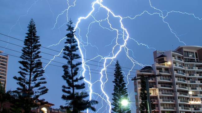 Lightning strike rate is higher than you might think — here's how to stay  safe on the Gold Coast | Gold Coast Bulletin