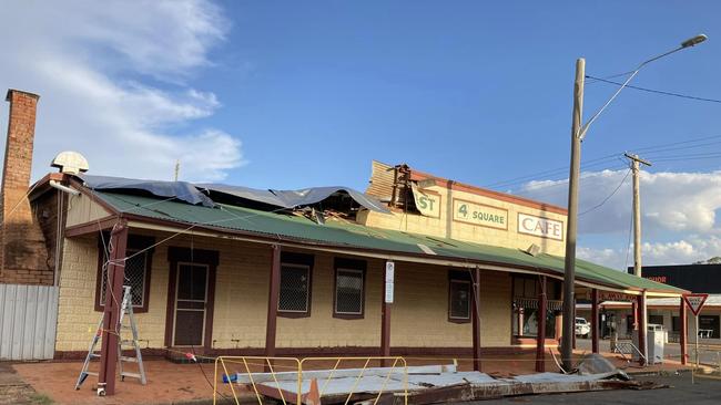 Pub with roof blown off near Dubbo. Photo: SES