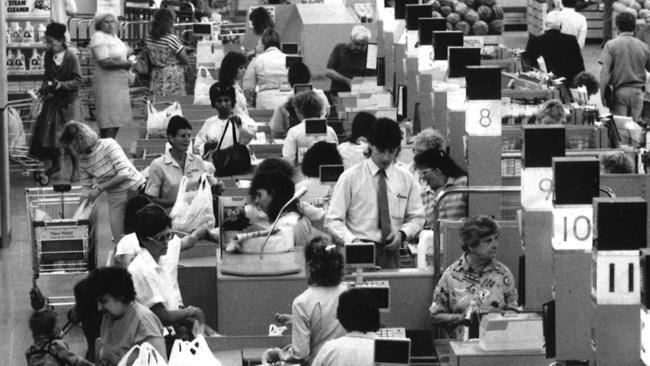 A busy Coles checkout at Oakleigh in 1989.