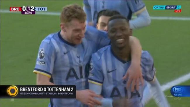 Premier League: Spurs win, City smashed