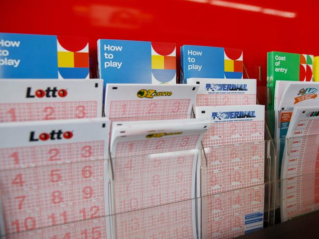 SYDNEY, AUSTRALIA - NewsWire Photos August 22, 2024: Powerball jackpots at $100 million on Thursday night. Picture: NewsWire / Nikki Short