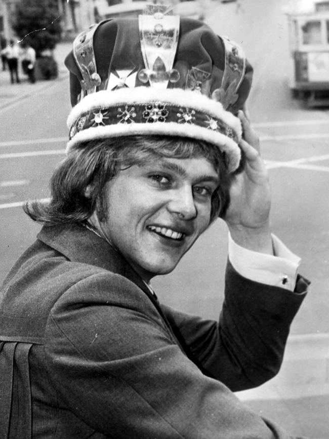 Farnham after being crowed King of Moomba in 1972.