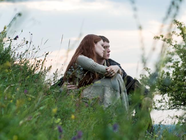 Daisy Ridley and George MacKay as Ophelia and Hamlet.