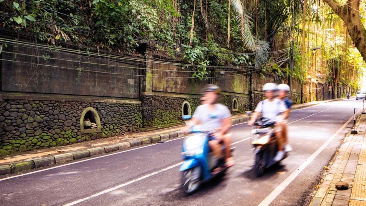 fysiker Vent et øjeblik Disse Is renting a scooter in Bali dangerous? Tips to stay safe | escape.com.au