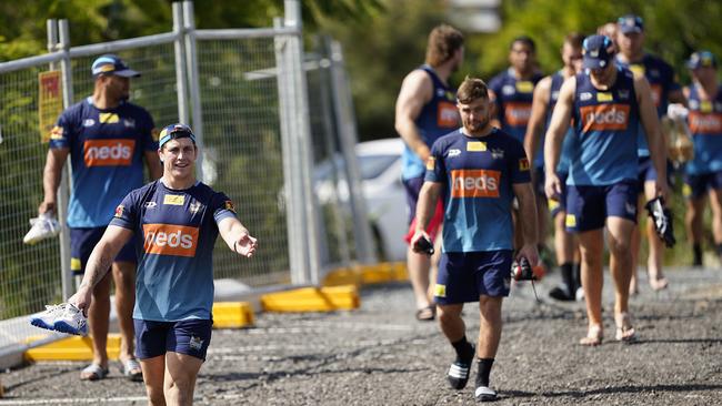 Players are returning as the season edges closer. Photo: AAP Image/Dave Hunt