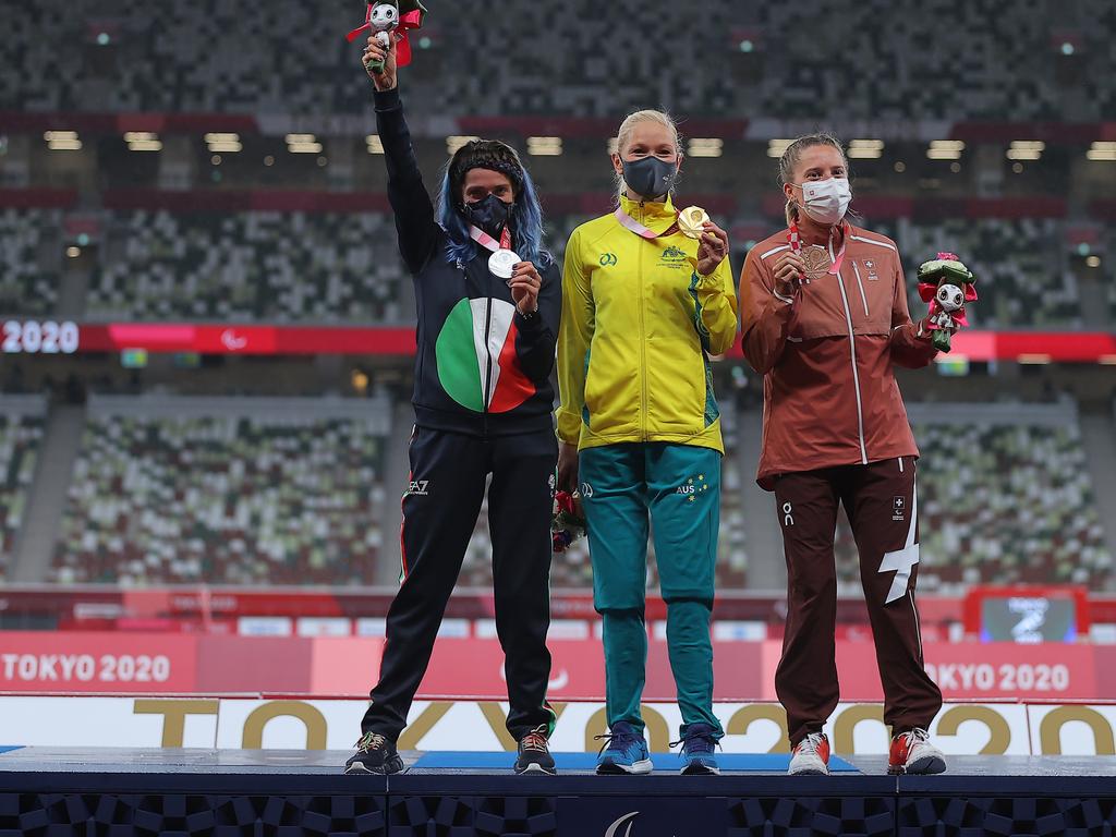 Gold medallist Vanessa Low. Photo by Alex Pantling/Getty Images.