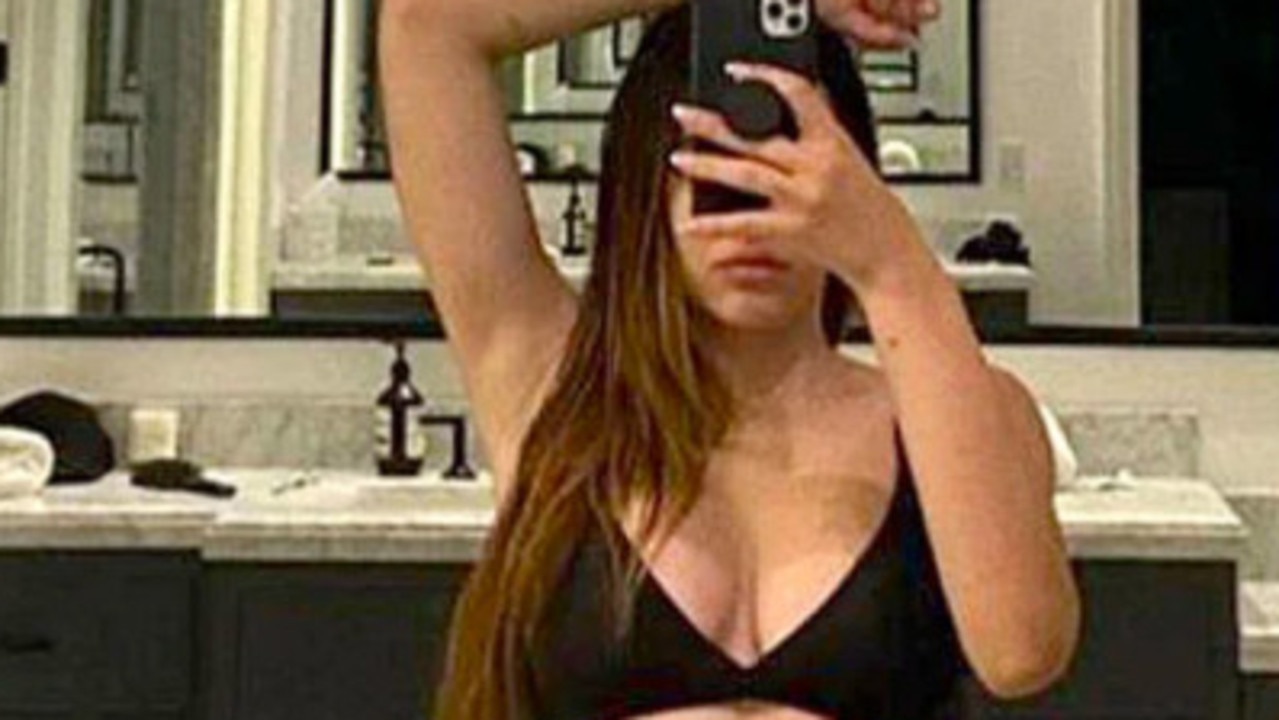 Scott Disick's girlfriend, Amelia Hamlin, 19, poses in SKIMS underwear  before posting photos of herself in the bath