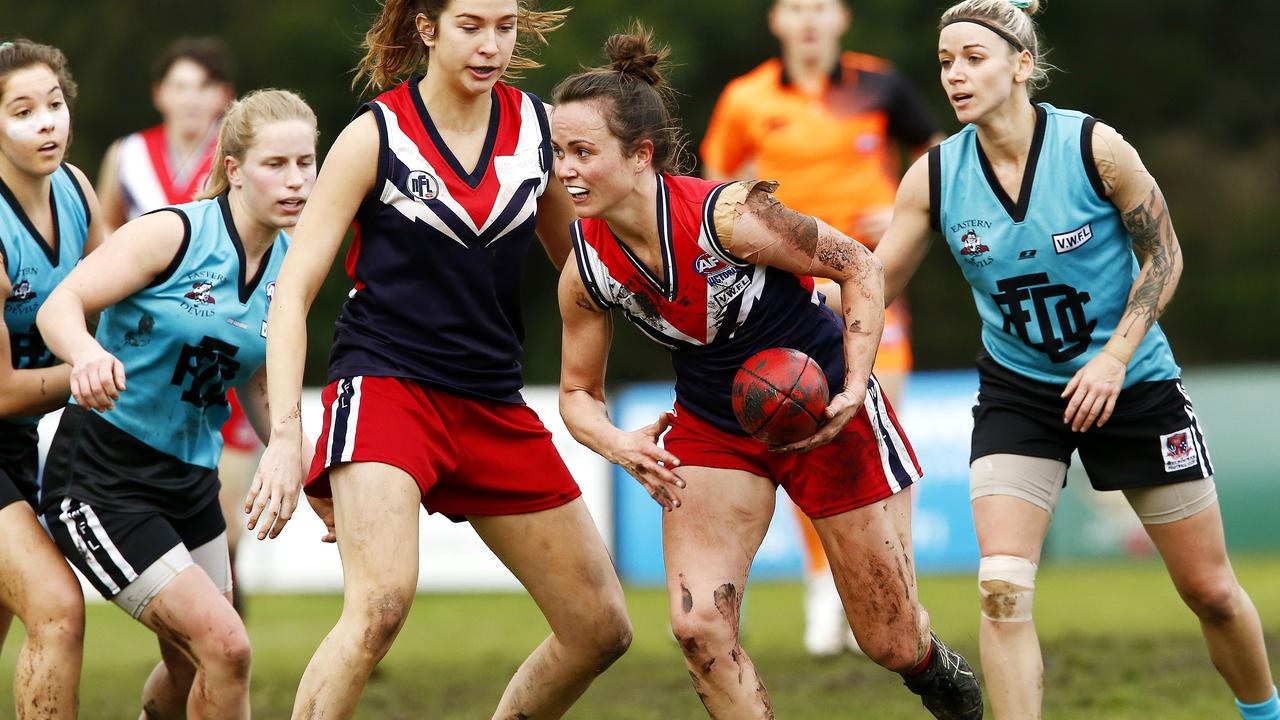 s04wg206women's footy (Premier Division): eastern devils v darebinPictured is darebin capt #6 Daisy Pearce (ball)Picture: Paul Loughnan