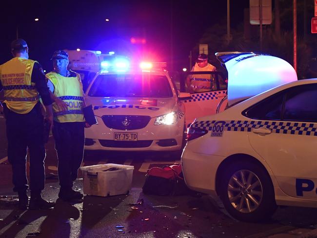 Bendigo man dies after car smashes into tree