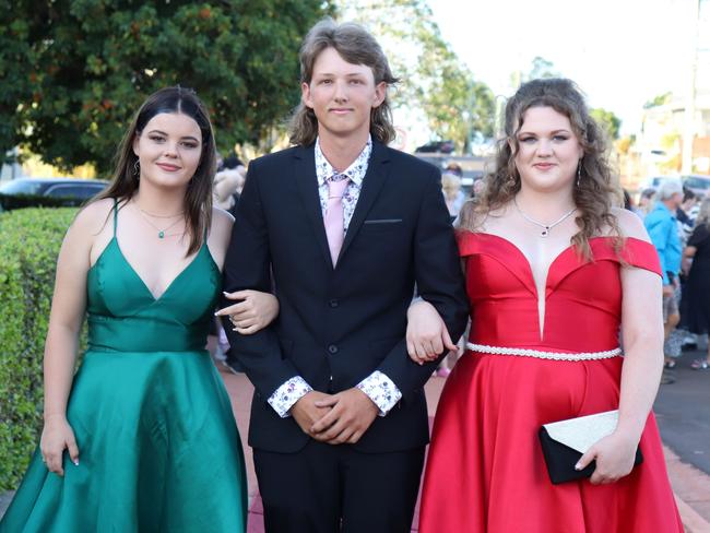 Dakota Sadler, Callum Love and Holly Armstrong at the 2023 Isis State High School formal. Image credit: Isis SHS.