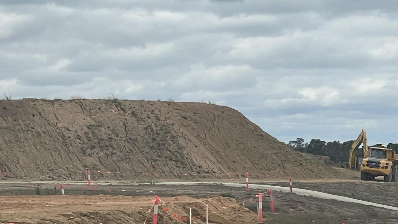 Development leaves Pakenham residents in the dust