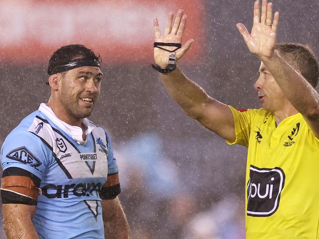 SYDNEY, AUSTRALIA - APRIL 02: Dale Finucane of the Sharks is given ten minutes in the sin bin by referee Ben Cummins during the round five NRL match between Cronulla Sharks and New Zealand Warriors at PointsBet Stadium on April 02, 2023 in Sydney, Australia. (Photo by Mark Kolbe/Getty Images)