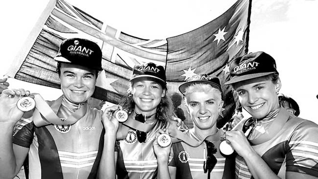 Rachel Victor, Cathy Reardon, Kathy Watt &amp; Louise Nolan with gold medals