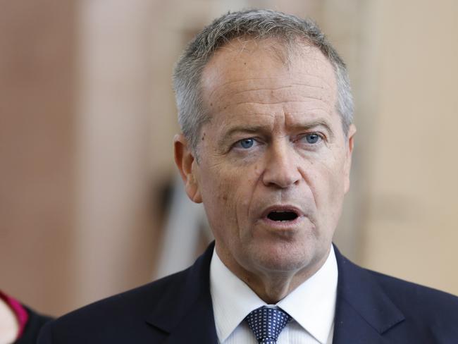 Leader of the Opposition Bill Shorten speaks to the media during a visit to Holmesglen TAFE in Melbourne, Wednesday, March 27, 2019. (AAP Image/Erik Anderson) NO ARCHIVING