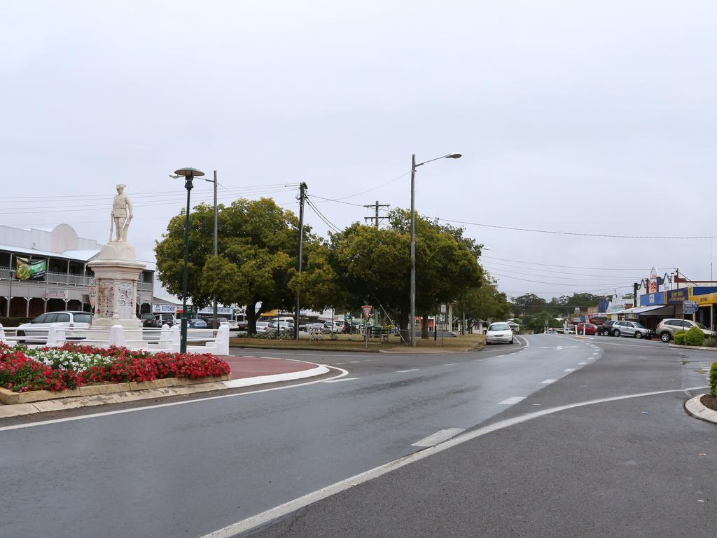 Murgon War Memorial, Lamb St.  Photo Tessa Mapstone / South Burnett Times