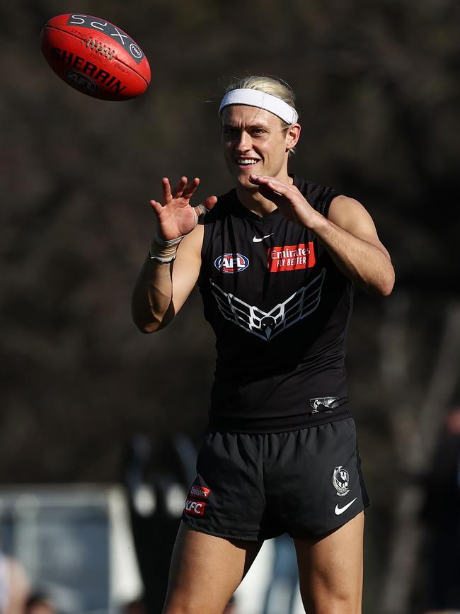 Darcy Moore’s cast is gone. Photo by Michael Klein.