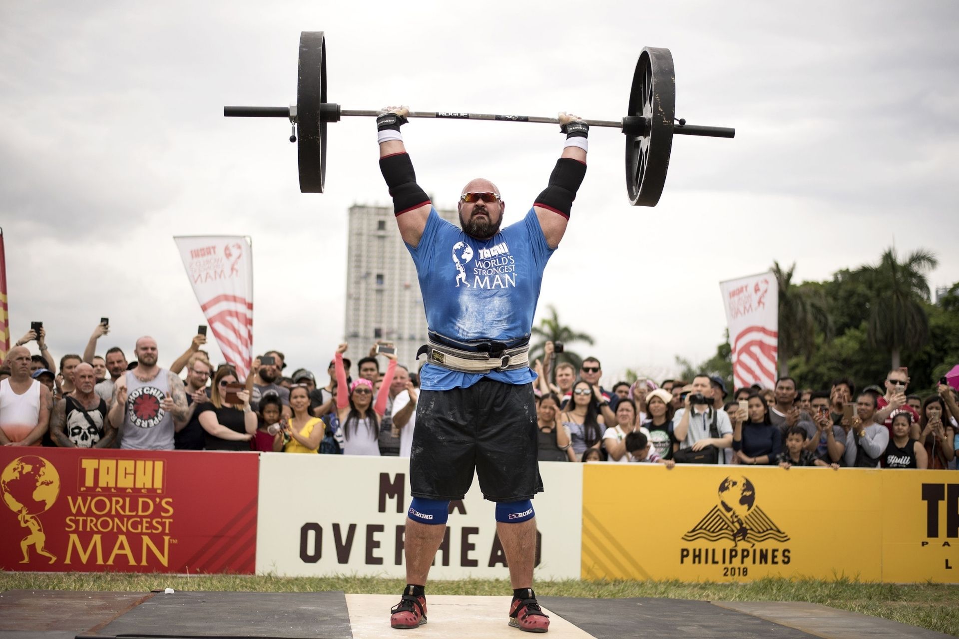 This Is How 5 Time World S Strongest Man Champion Brain Shaw Is Training For The Event Gq