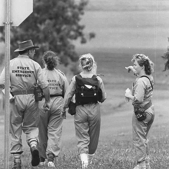 Police search for clues in the Annette Mason murder in 1989. Photo The Chronicle Archives