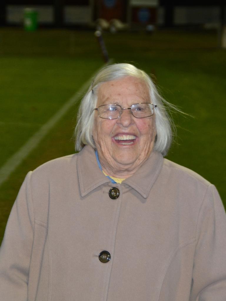 Thelma Pollard was in attendance, awarding the player of the A-grade match with the Bill and Stephen Pollard medal.