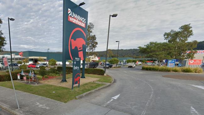 The victim confronted Engu in the car park of West Gosford Bunnings before he was stbbed in Yallambee Ave. Picture: Google