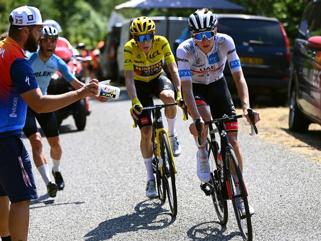 HAUTACAM, FRANCE - JULY 21: (L-R) Jonas Vingegaard Rasmussen of Denmark and Team Jumbo - Visma - Yellow Leader Jersey and Tadej Pogacar of Slovenia and UAE Team Emirates - White Best Young Rider Jersey compete in the breakaway during the 109th Tour de France 2022, Stage 18 a 143,2km stage from Lourdes to Hautacam 1520m / #TDF2022 / #WorldTour / on July 21, 2022 in Hautacam, France. (Photo by Tim de Waele/Getty Images)