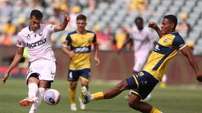 Nishan Velupillay scored one of two brilliant long-range goals for Victory. Photo by Scott Gardiner/Getty Images