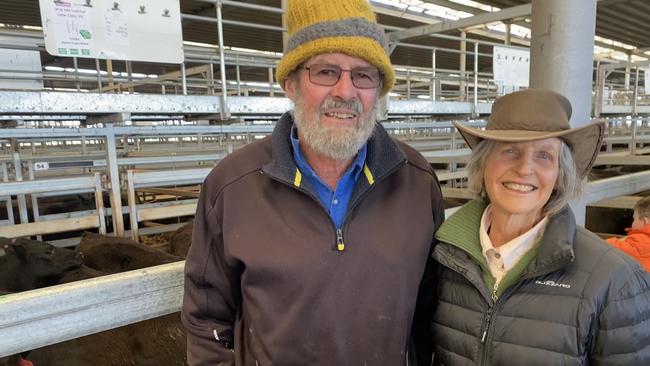 Gavin and Dixie Coutts from Tooma, NSW, bought two pens of Angus steers paying to $1035 (384kg, 270c/kg) at the Wodonga store cattle sale.