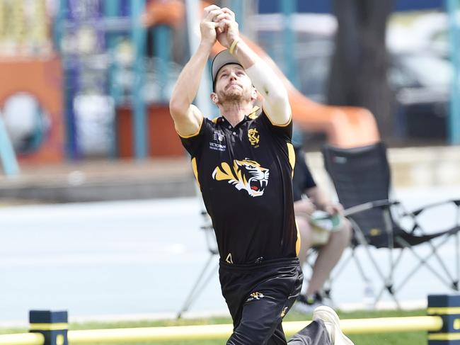 Blade Baxter holds onto this chance against Geelong. Picture: Alan Barber