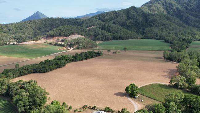 Mount Peter is a growing community, south of Cairns, with large parcels of land available for future residential developments.